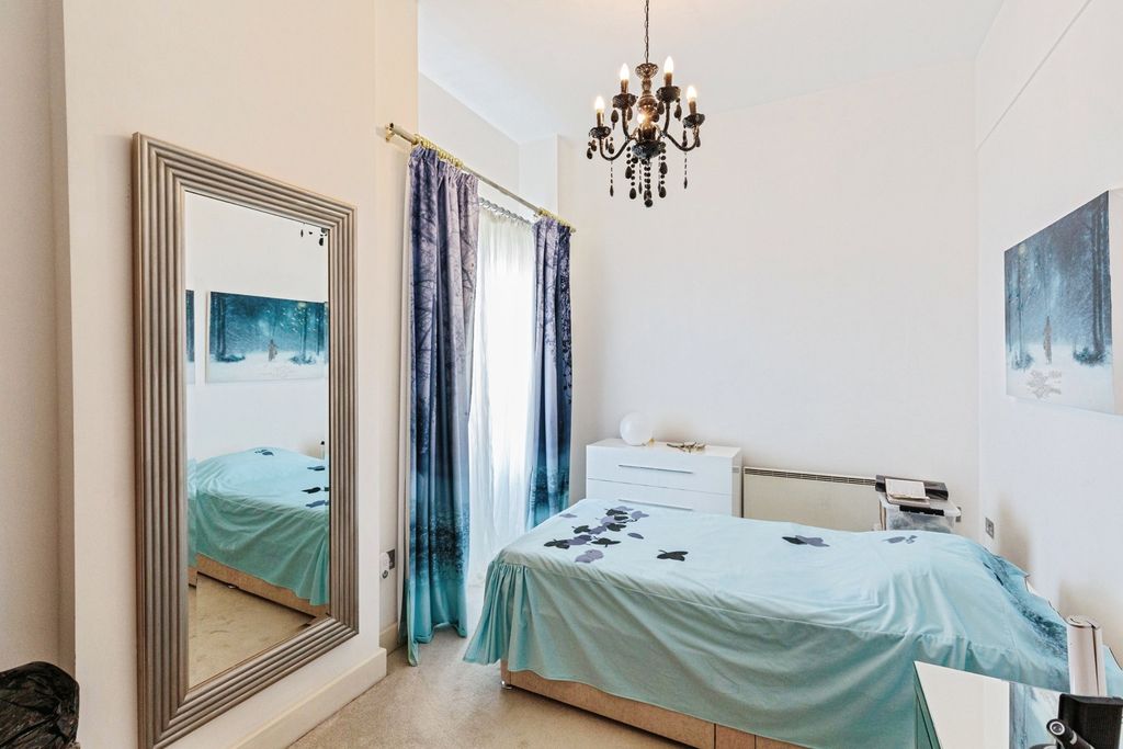Additional image 14 of 3 bed flat for saleQueens Promenade, Bispham, Blackpool, Lancashire FY2