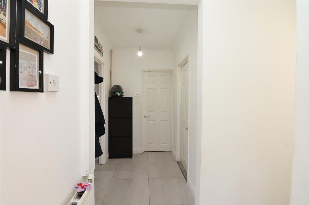Additional image 18 of 2 bed maisonette for saleCrown Road, Borehamwood WD6