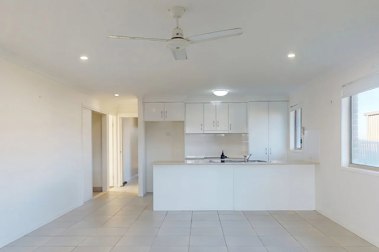 4 Stark Place, Gracemere QLD 4702 photo 4