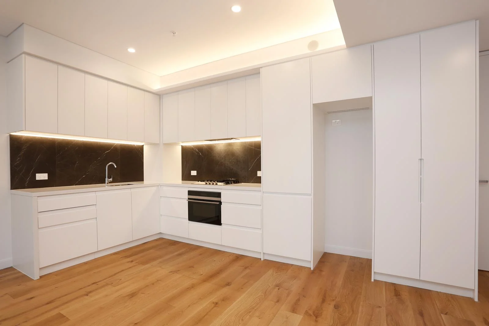 Additional image 3 of 404/13 Oscar Street, Chatswood NSW 2067