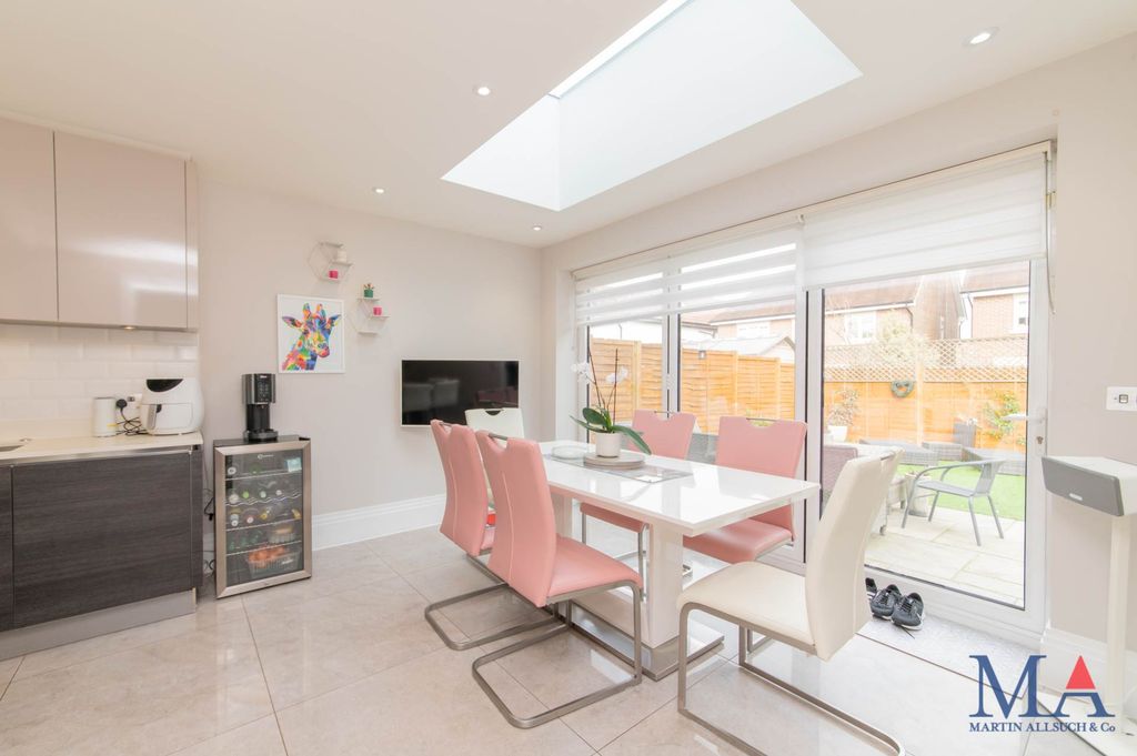 Additional image 9 of 5 bed detached house for saleRed Road, Borehamwood WD6