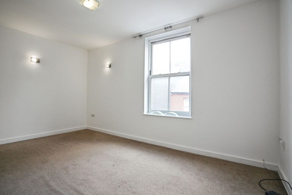 Additional image 8 of 1 bed flat for saleCrinnicks Hill, Bodmin, Cornwall PL31