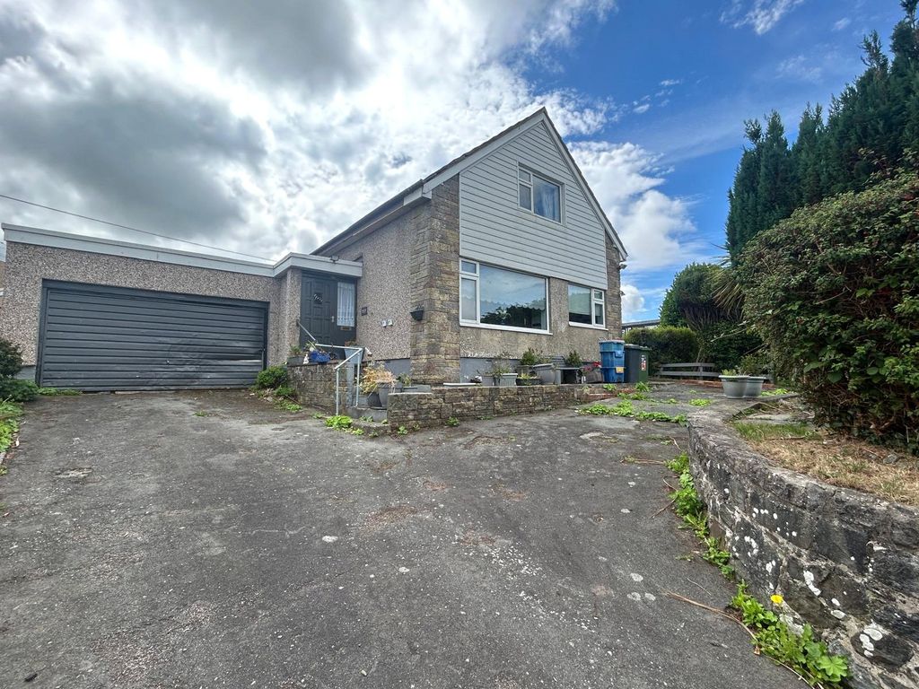4 bed bungalow for saleRhostrehwfa, Llangefni, Isle Of Anglesey LL77