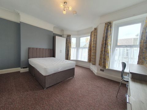 Tewkesbury Street, Cathays, Cardiff CF24, Room to rent