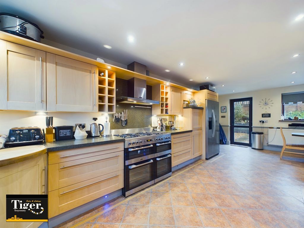 Additional image 12 of 5 bed detached house for saleThe Knowle, Bispham, Blackpool FY2