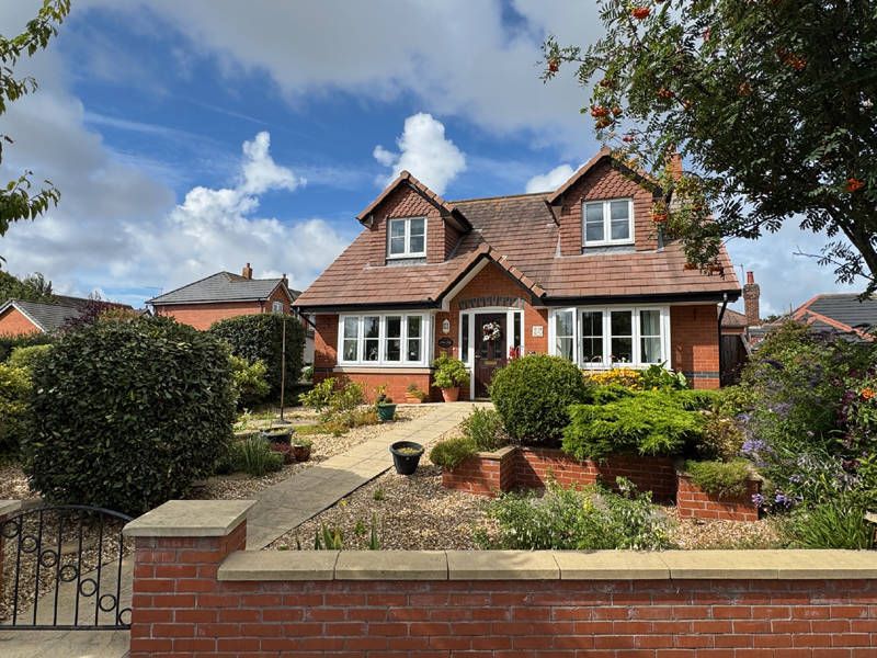 4 bed detached bungalow for saleCommon Edge Road, Blackpool FY4