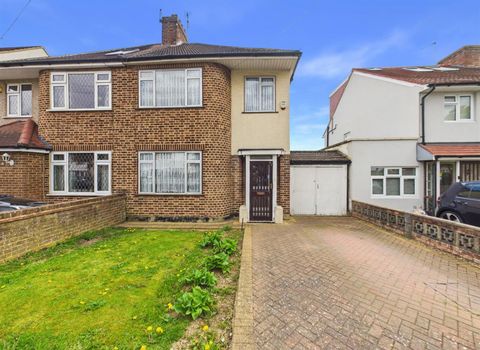 Long Drive, Ruislip HA4