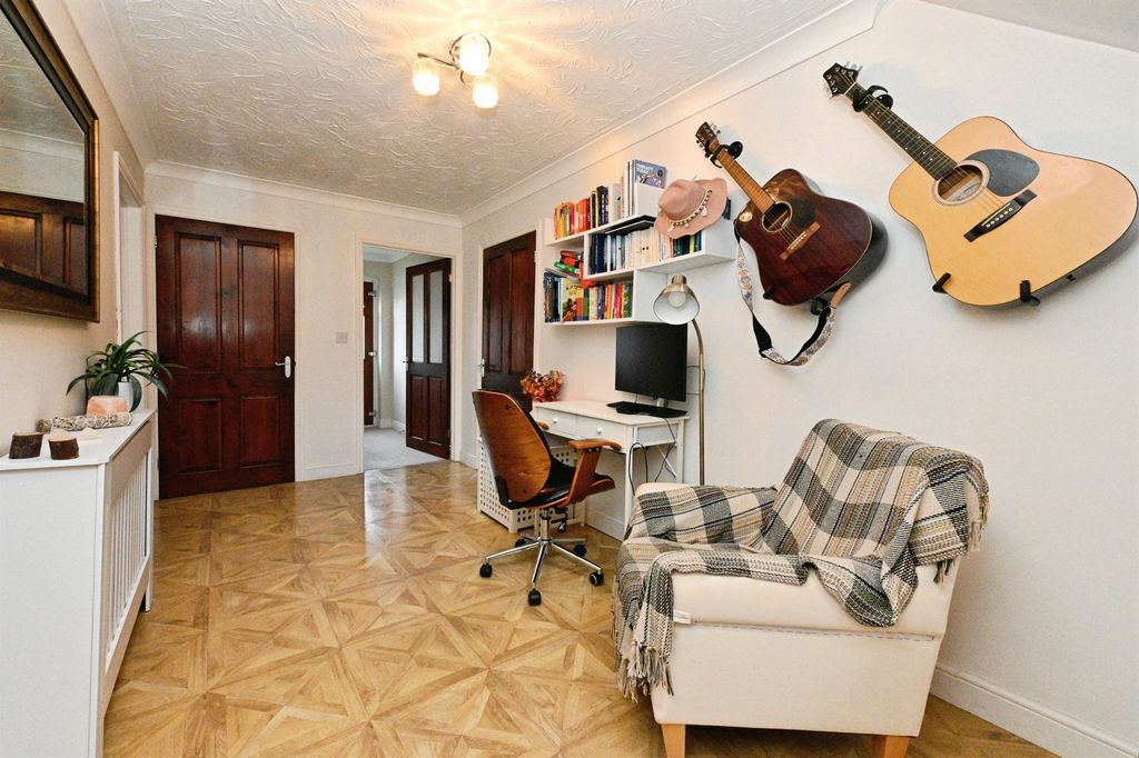 Additional image 5 of 4 bed detached house for saleRobert Linge Crescent, Brandon IP27
