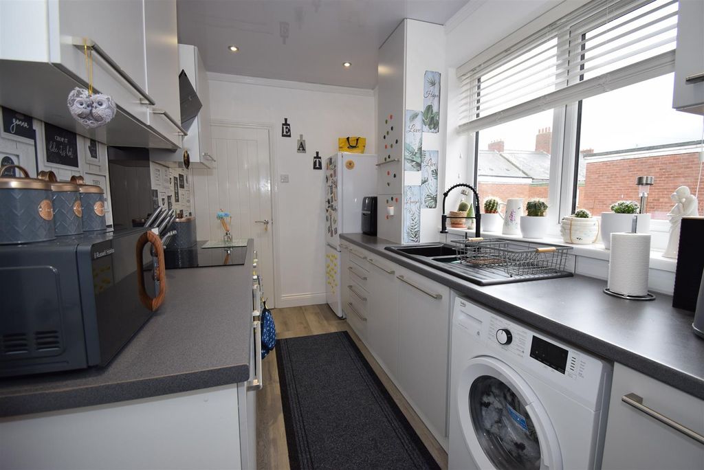 Additional image 2 of 3 bed flat for saleVine Street, South Shields NE33