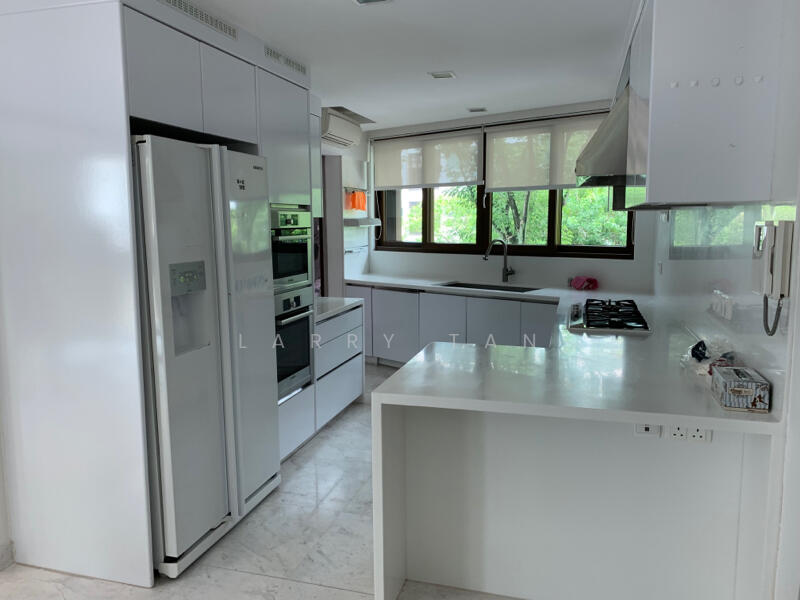 77 Sophia Road photo 5