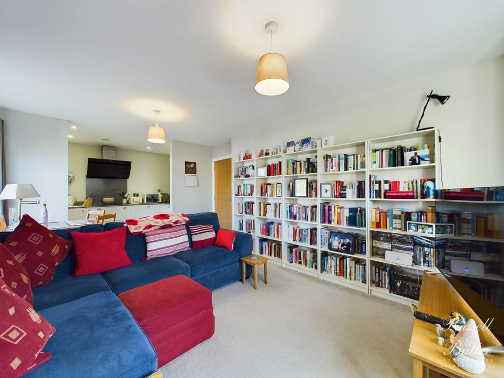 Additional image 5 of 2 bed flat for saleStation Gardens, Buckingham MK18