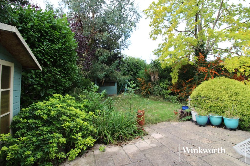 Additional image 17 of 3 bed semi-detached house for saleCardinal Avenue, Borehamwood, Hertfordshire WD6