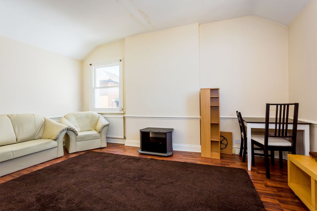 Additional image 2 of 1 bed flat for saleOld Bank House, Bridge Street, Buckingham MK18