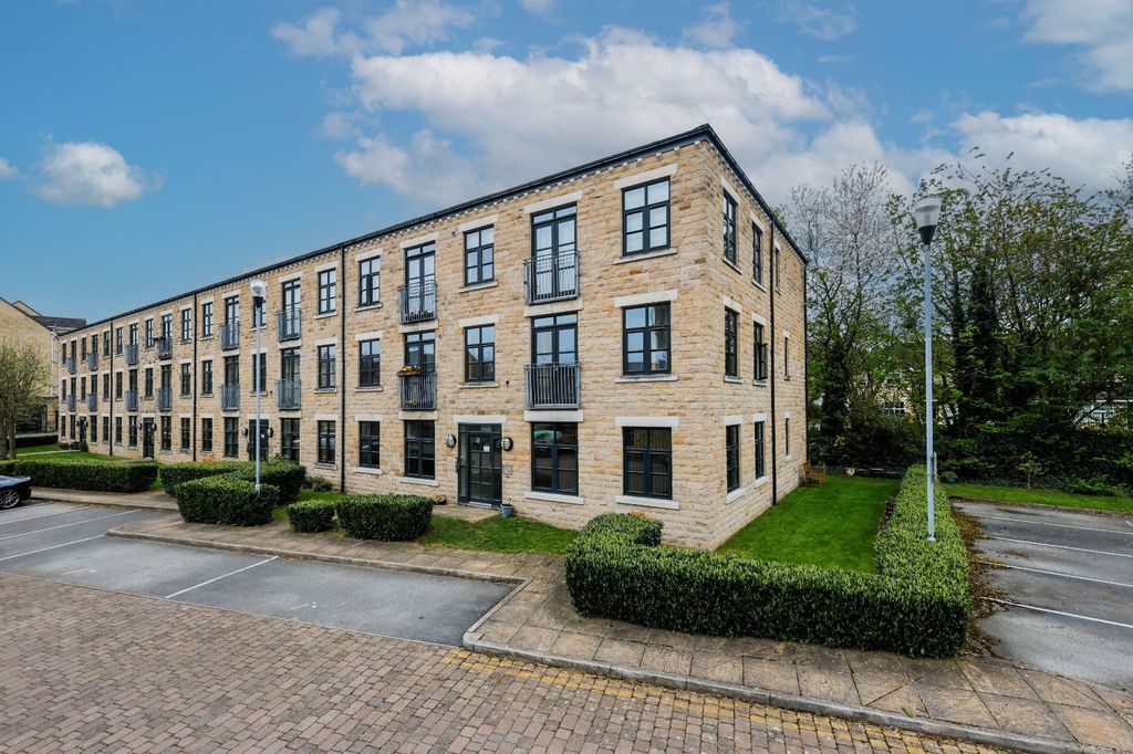 2 bed flat for saleTenterfields House, Meadow Road, Apperley Bridge BD10