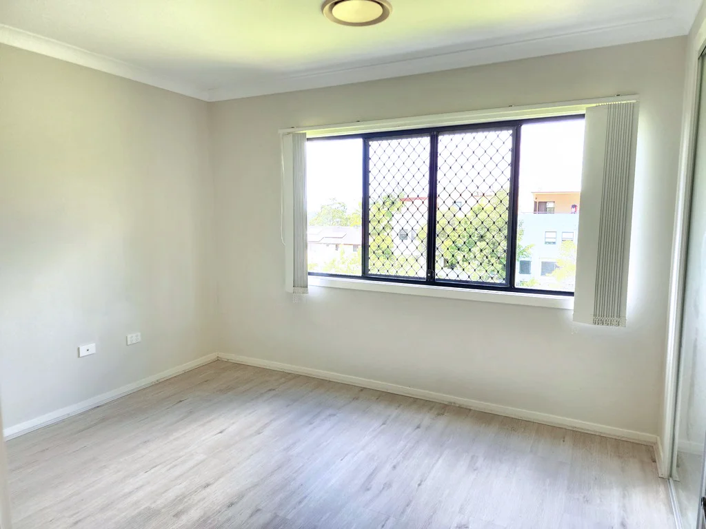 Additional image 11 of 4/2180 Logan Road, Upper Mount Gravatt QLD 4122