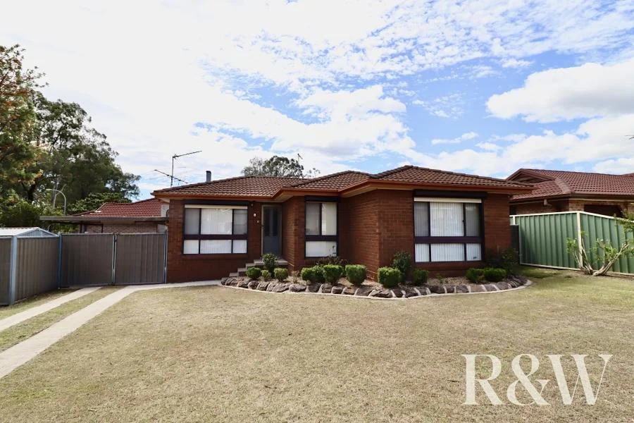 8 Timesweep Drive, St Clair NSW 2759