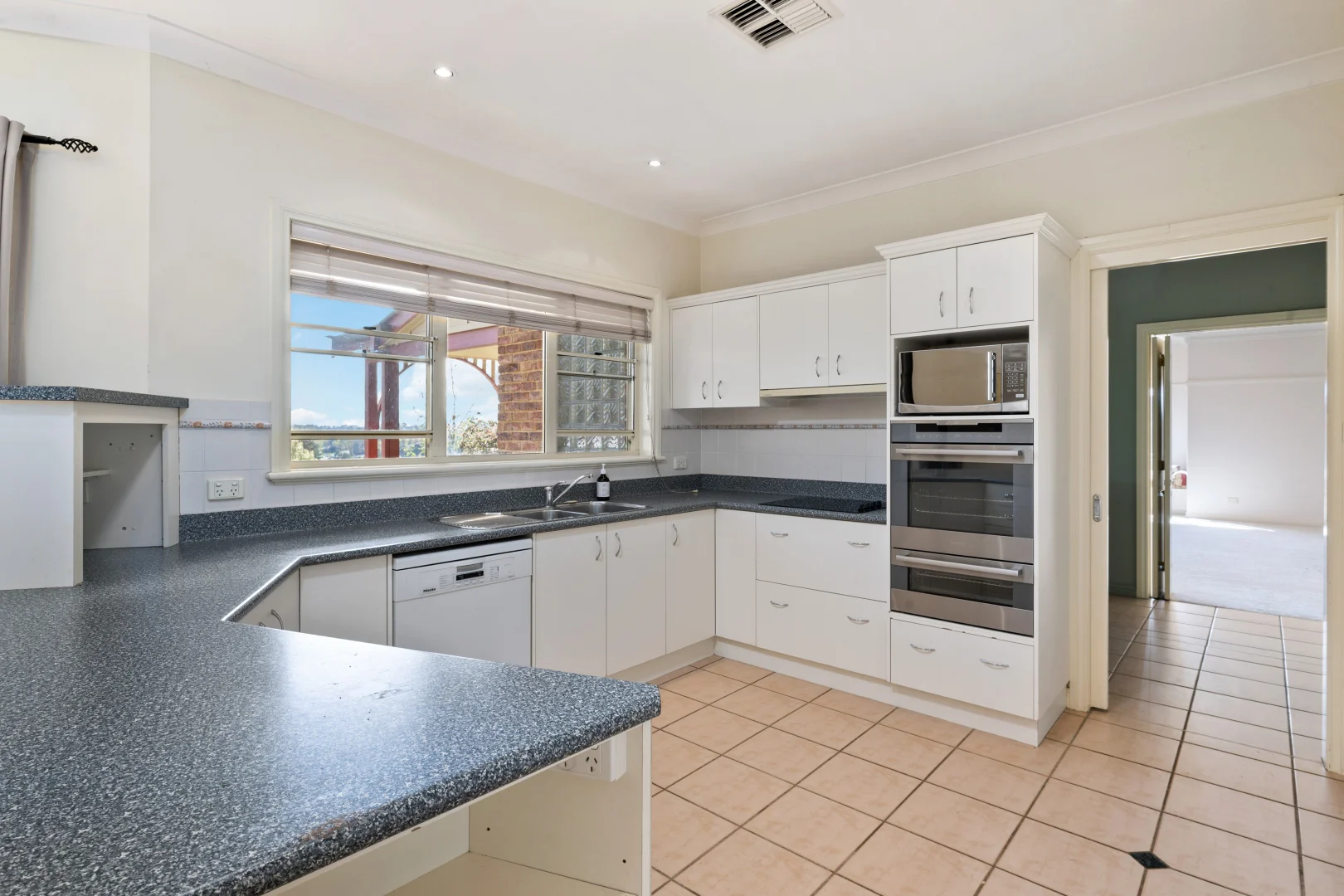 Additional image 4 of 3 Yackerboon Place, Orange NSW 2800
