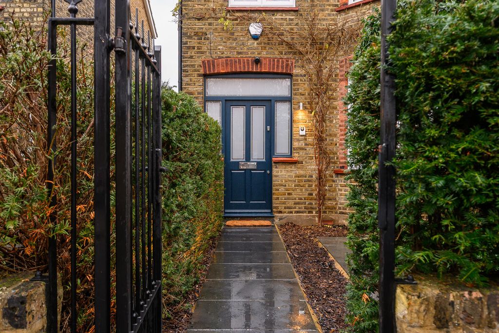 Additional image 13 of 4 bed end terrace house for saleChurch Walk, Brentford TW8