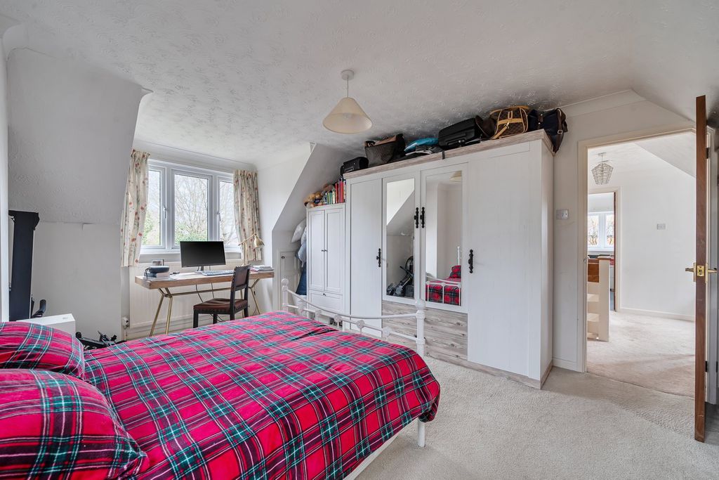 Additional image 8 of 3 bed chalet for saleLyndhurst Road, Brockenhurst SO42