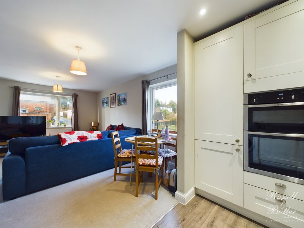 Additional image 8 of 2 bed flat for saleStation Gardens, Buckingham MK18