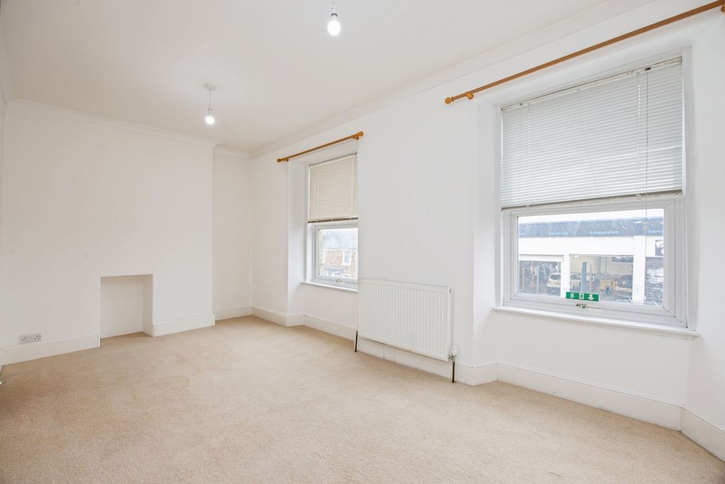 Additional image 4 of 1 bed flat for saleWestern Terrace, Bodmin, Cornwall PL31