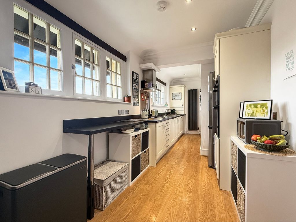 Additional image 8 of 2 bed flat for saleHigh Garrett, Braintree CM7