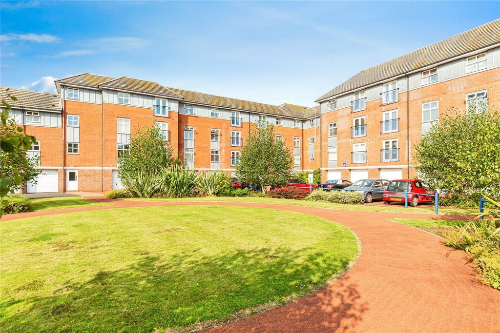 2 bed flat for saleNewton Drive, Blackpool, Lancashire FY3