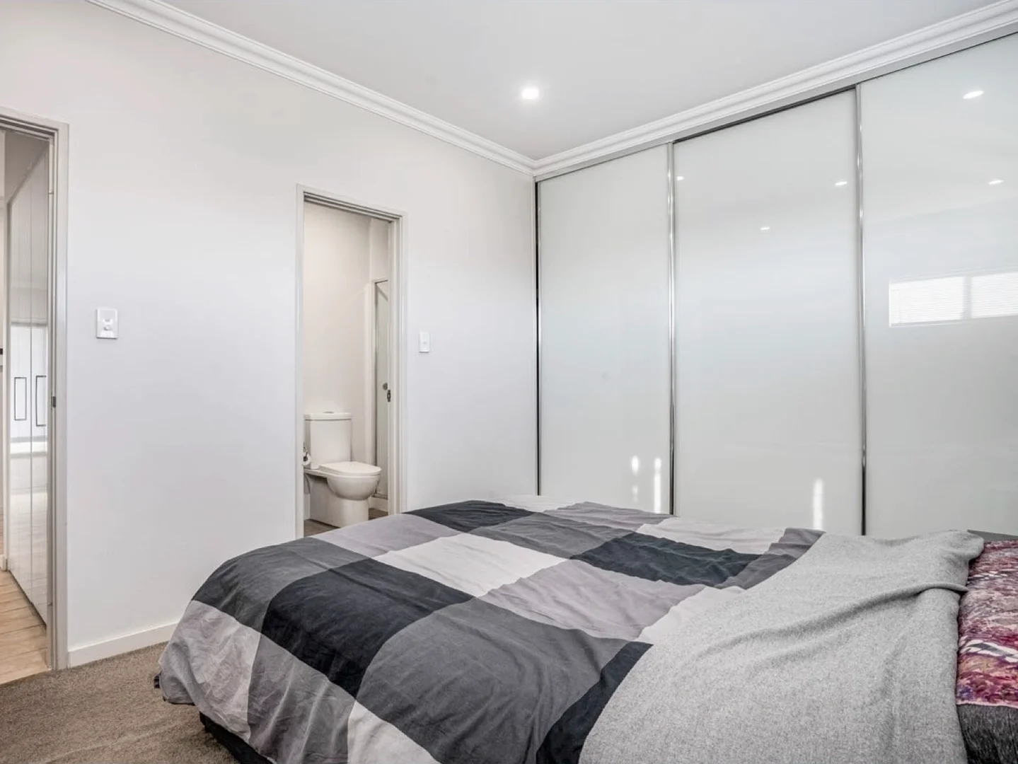 8/13 Belcastro Way, Madeley WA 6065 photo 4