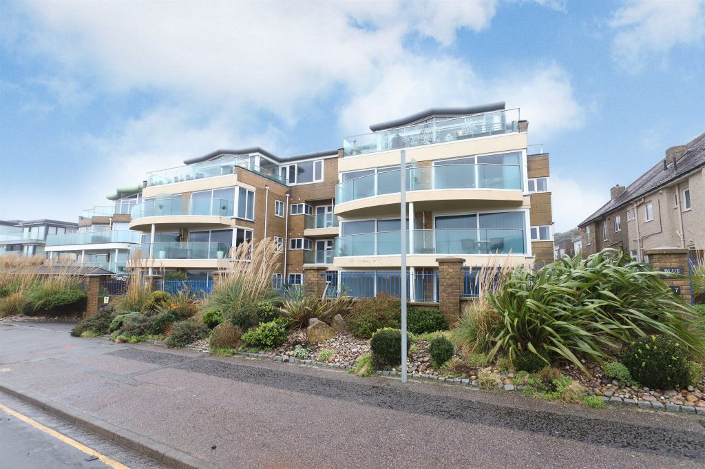 3 bed flat for saleBoscombe Overcliff Drive, Bournemouth BH5