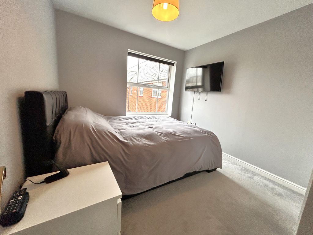 Additional image 4 of 2 bed flat for saleMalyon Close, Braintree CM7
