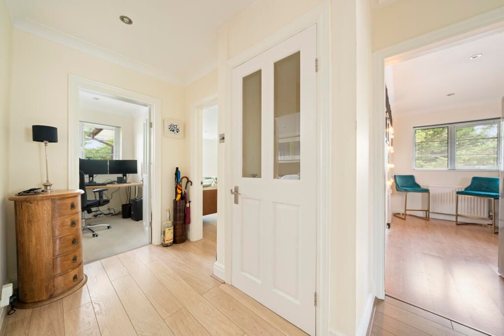 Additional image 8 of 2 bed flat for saleRay Drive, Maidenhead SL6