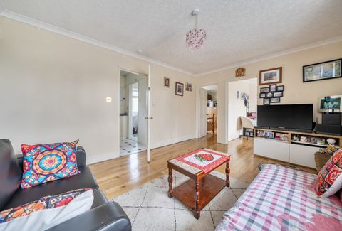 Roe Lane, London NW9