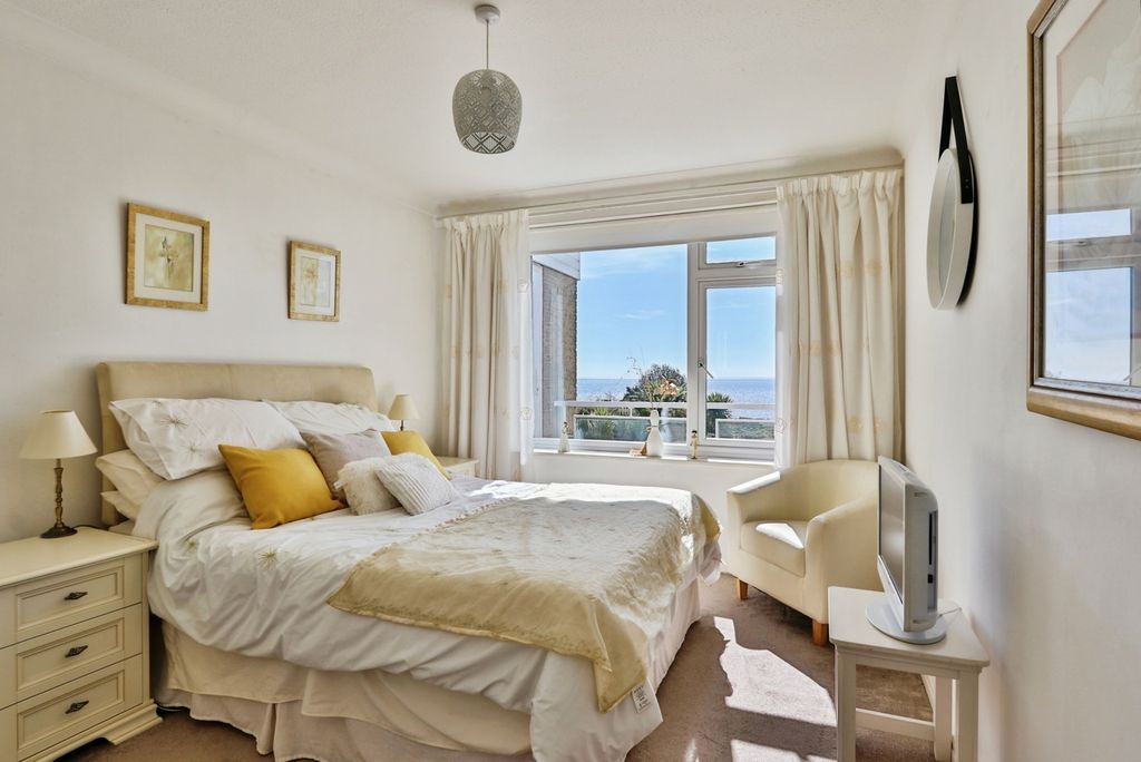 Additional image 2 of 3 bed flat for saleGrove Road, Bournemouth, Dorset BH1
