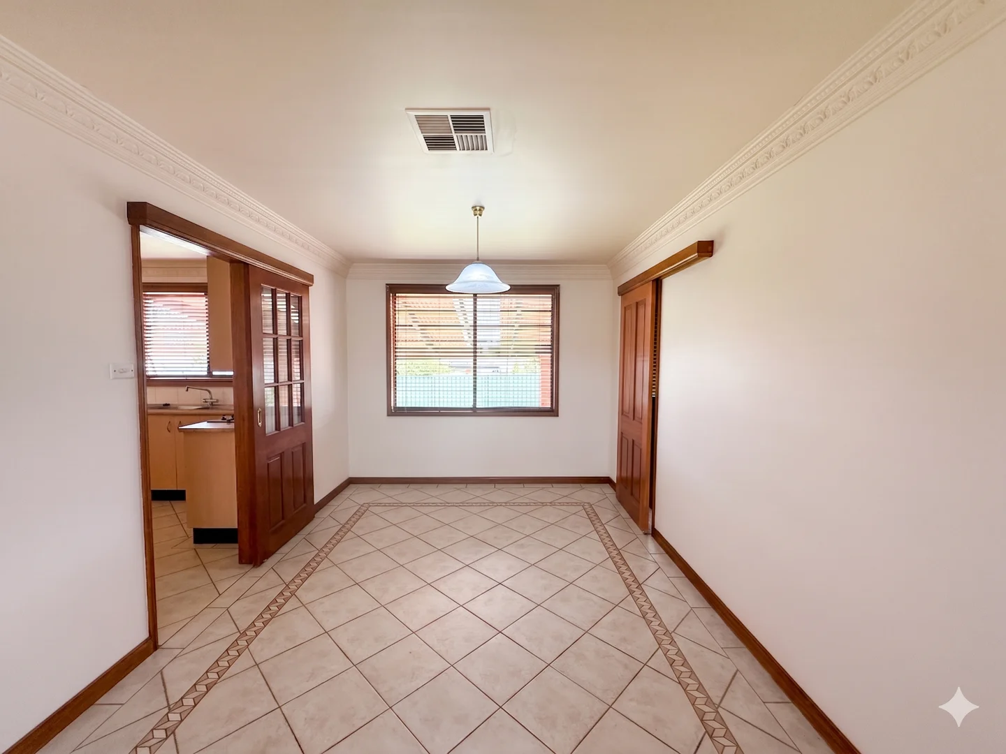 24 Clyde Avenue, St Clair NSW 2759 photo 5