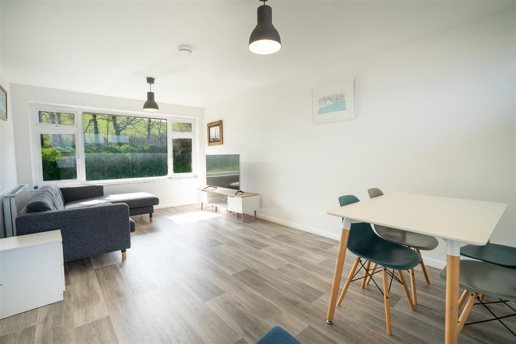 Additional image 4 of 2 bed flat for saleThe Mount, Appledore EX39