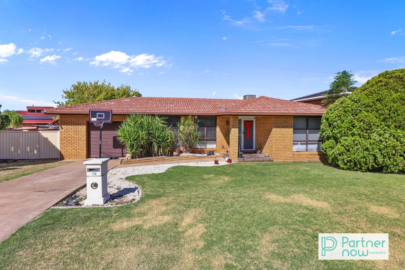 16 Camira Crescent, Tamworth NSW 2340