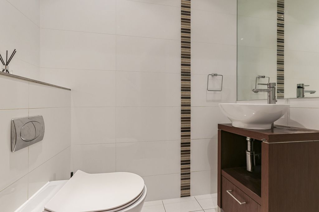 Additional image 16 of 3 bed flat for saleAlipore Close, Poole BH14