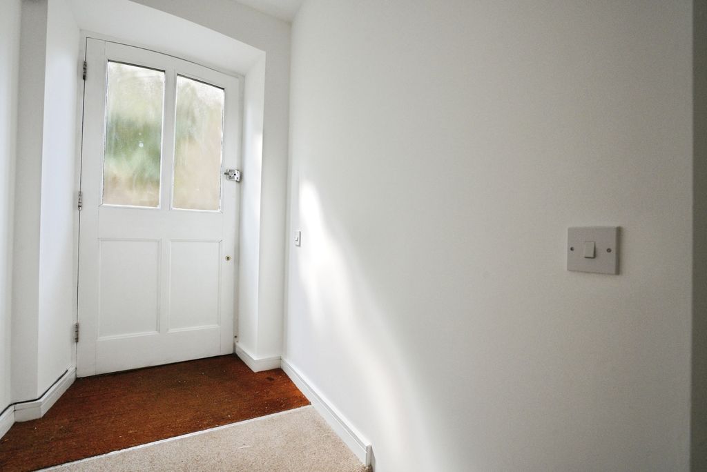 Additional image 10 of 1 bed flat for saleCrinnicks Hill, Bodmin, Cornwall PL31