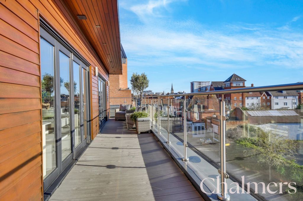 Additional image 13 of 2 bed flat for saleHigh Street, Brentwood CM14