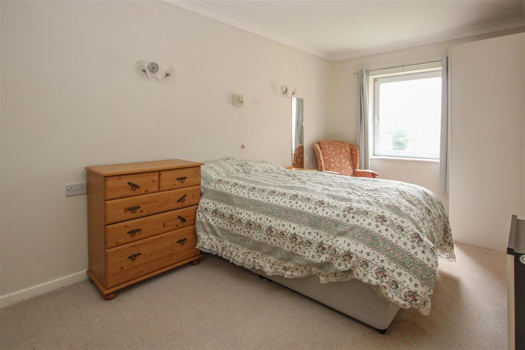 Additional image 6 of 1 bed flat for saleSawyers Hall Lane, Brentwood CM15