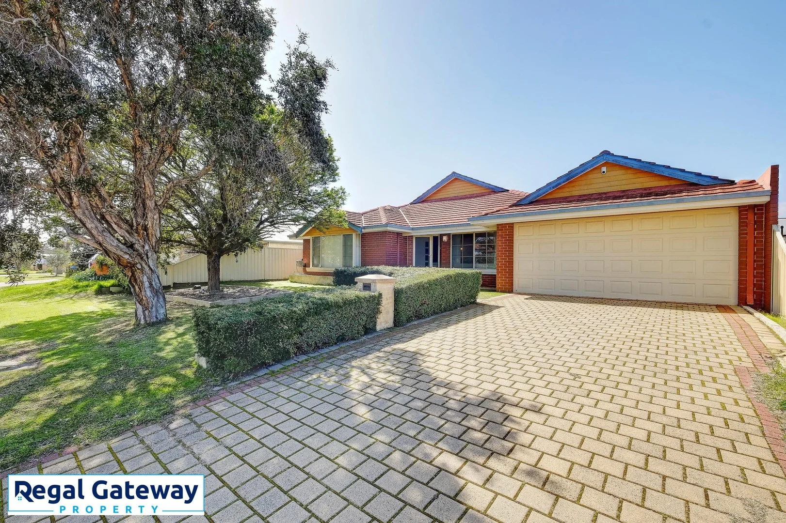 15 Avon Crescent, Atwell WA 6164