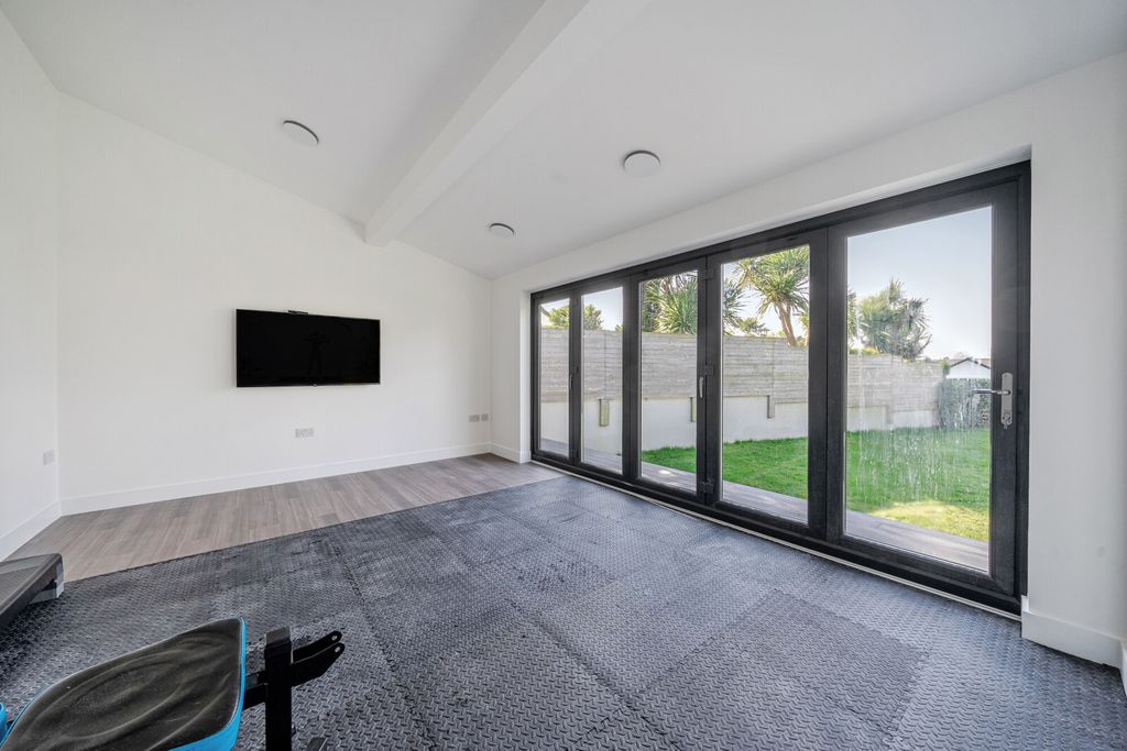 Additional image 43 of 6 bed detached house for saleHill Brow, Bromley, Kent BR1