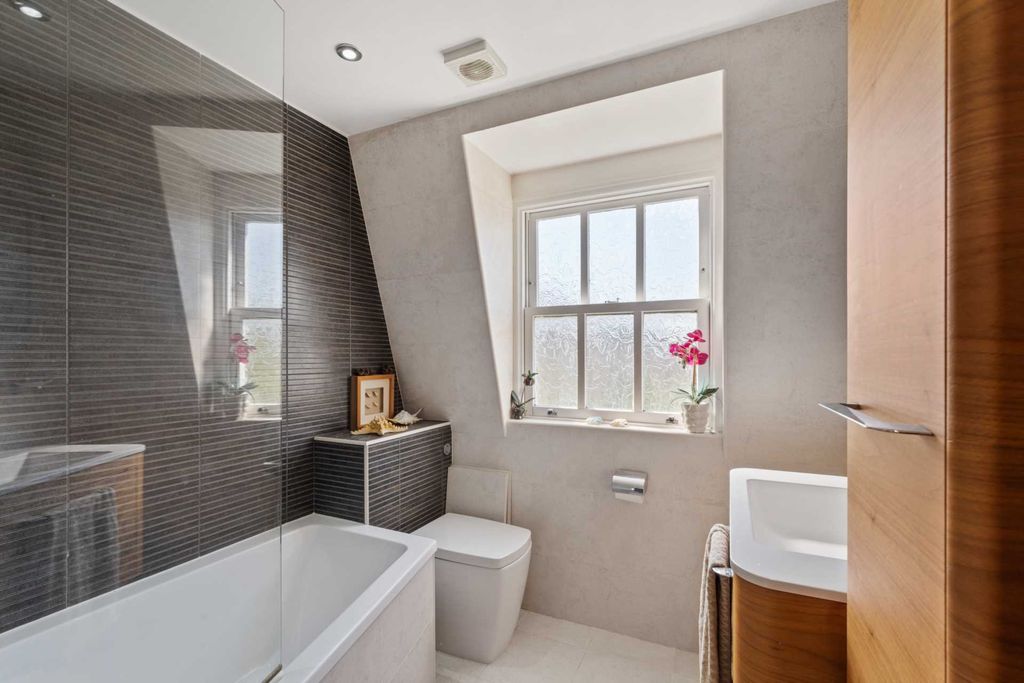 Additional image 11 of 3 bed terraced house for saleThe Butts, Brentford TW8