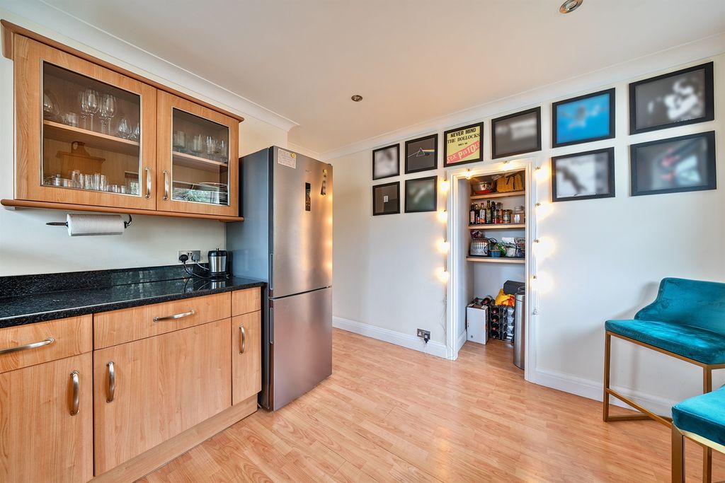 Additional image 6 of 2 bed flat for saleRay Drive, Maidenhead SL6