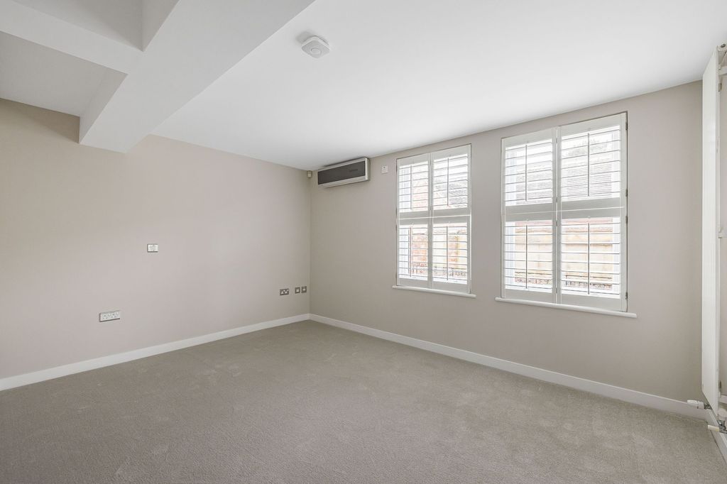 Additional image 8 of 2 bed flat for saleThameside, Henley-On-Thames RG9