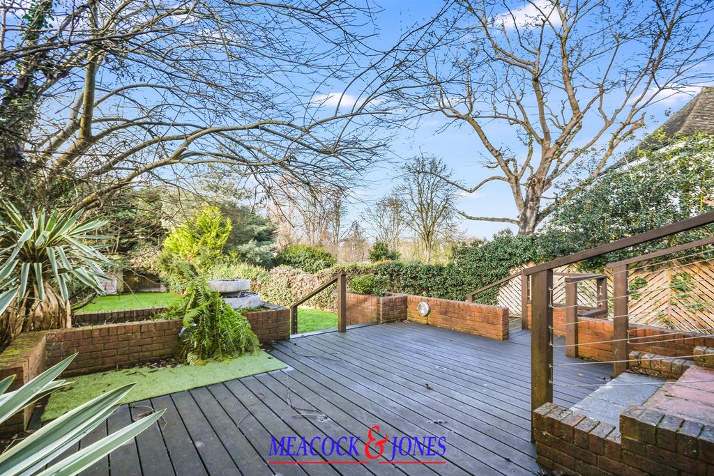 Additional image 29 of 5 bed detached house for saleMount Avenue, Hutton Mount, Brentwood CM13