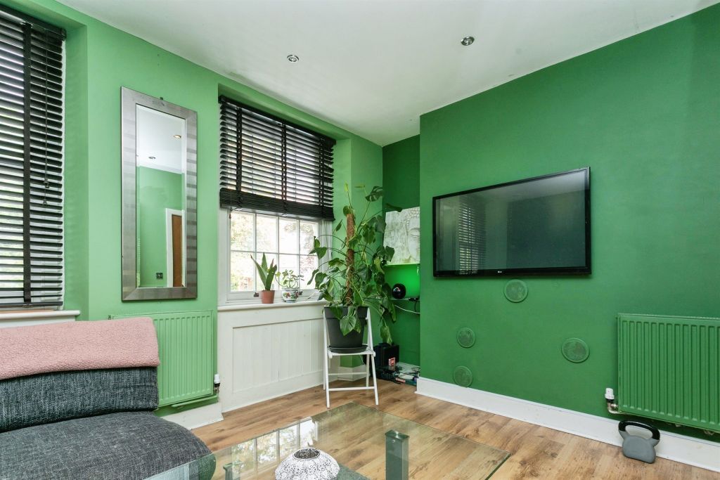 Additional image 3 of 3 bed flat for saleWest Street, Buckingham MK18