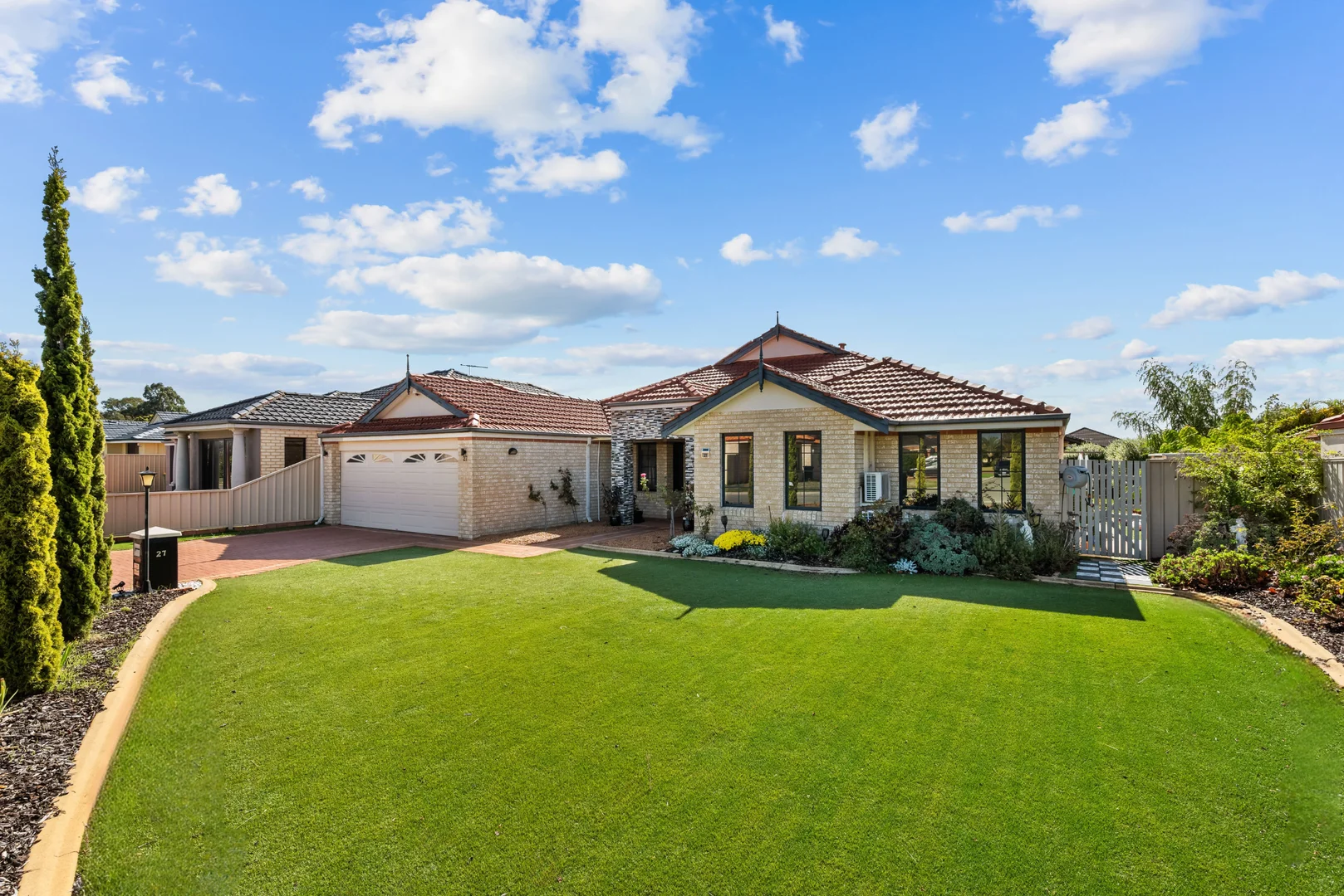 27 Kingsland Loop, Canning Vale WA 6155 photo 3