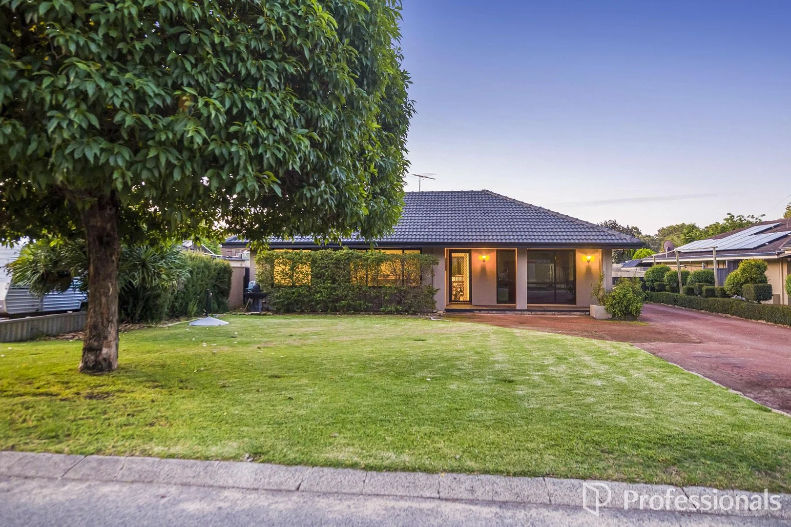 10 Lofties Street, Forrestdale WA 6112