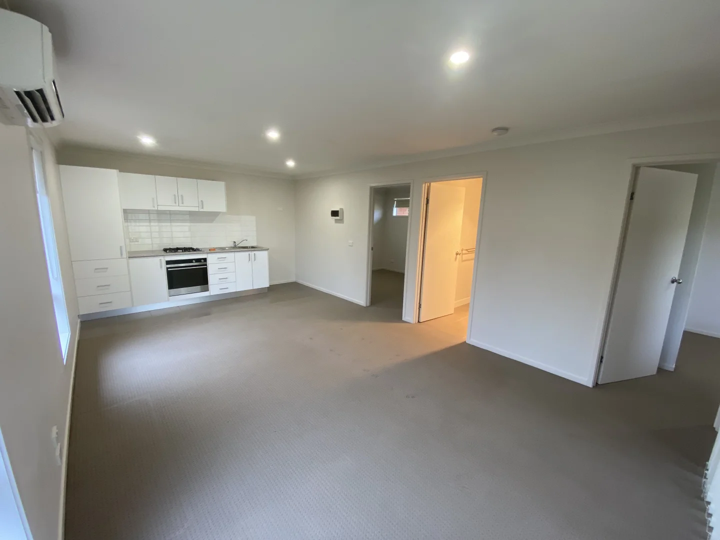 59b Royce Crescent, Lavington NSW 2641 photo 4